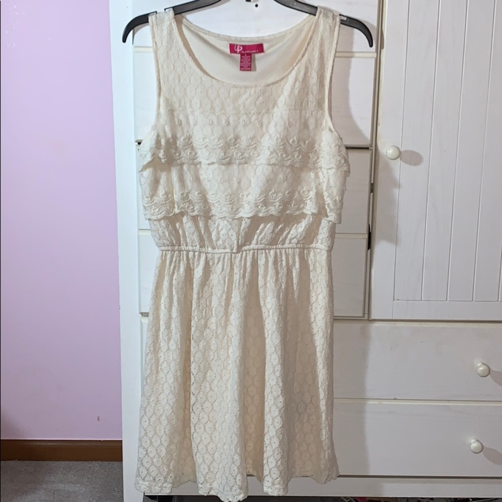 Pretty summer-time dress : worn once